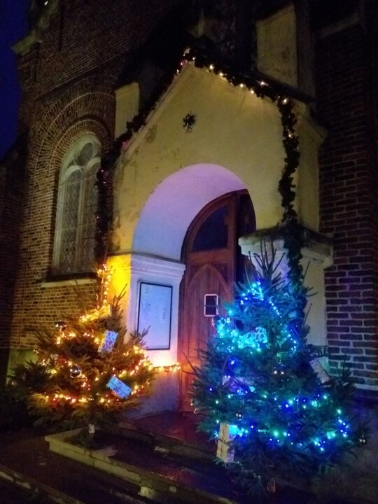 Entrée de l'église décorée